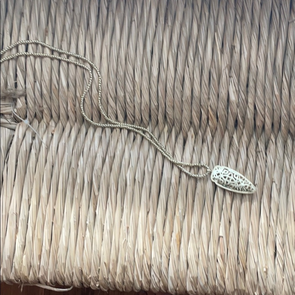 Kendra Scott necklace